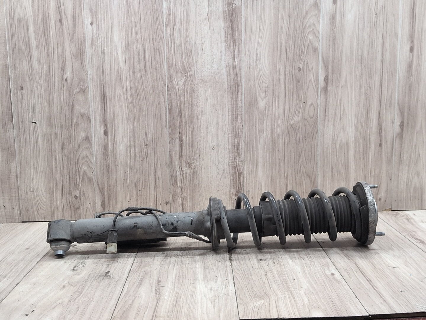 17-23 OEM BMW G30 M550 Rear Left Driver Side Spring Strut Shock Absorber VDC