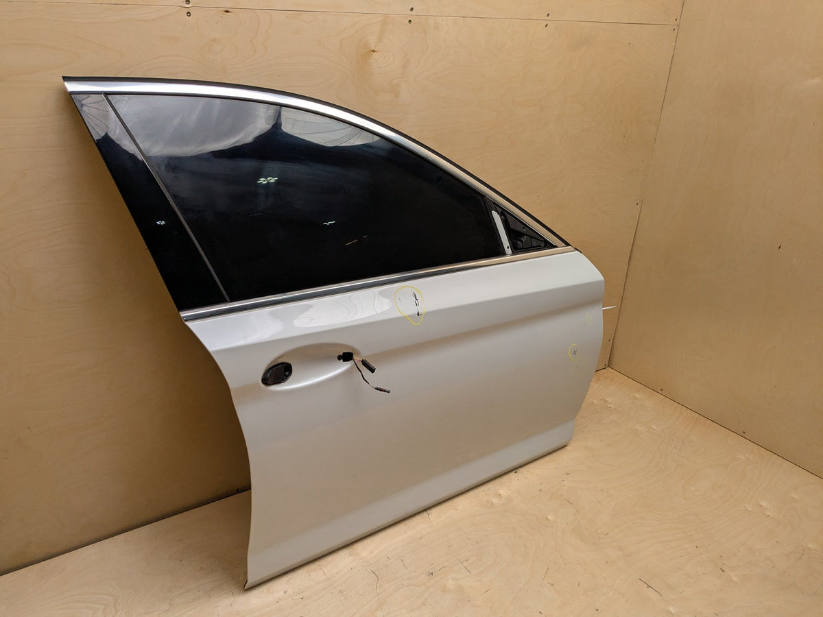 OEM BMW F90 G30 530 540 M550 M5 Front Right Passenger Door Shell Panel White A96