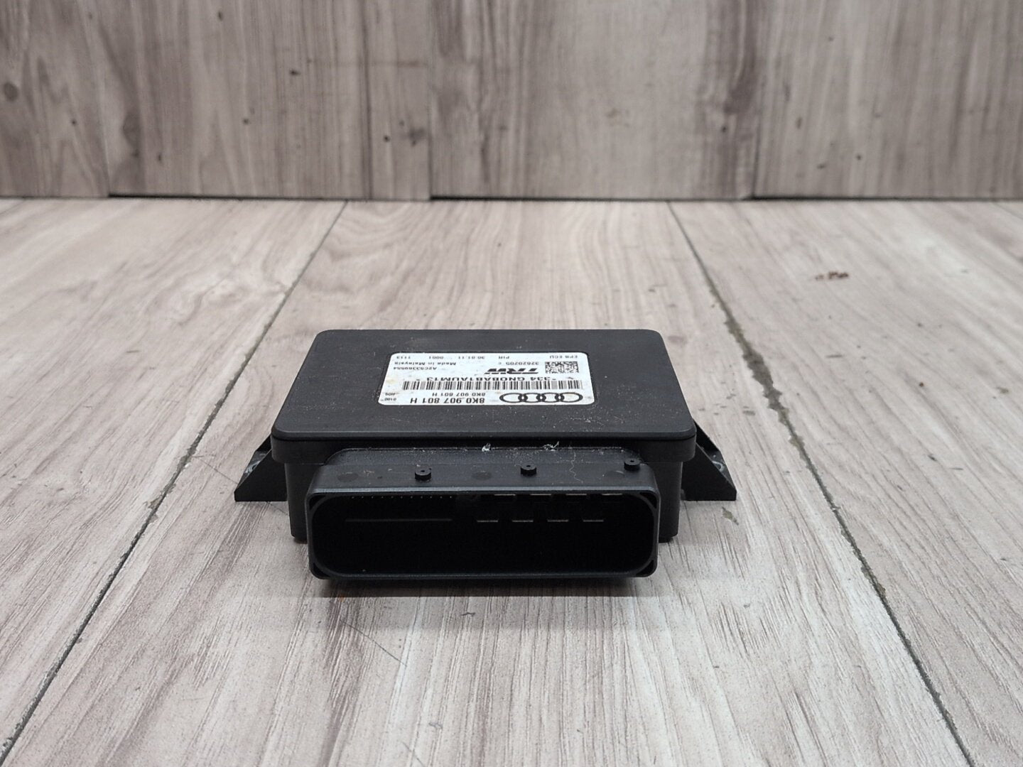 2008-2017 Audi S5 8T Electric Emergency Parking Brake Module 8K0907801H