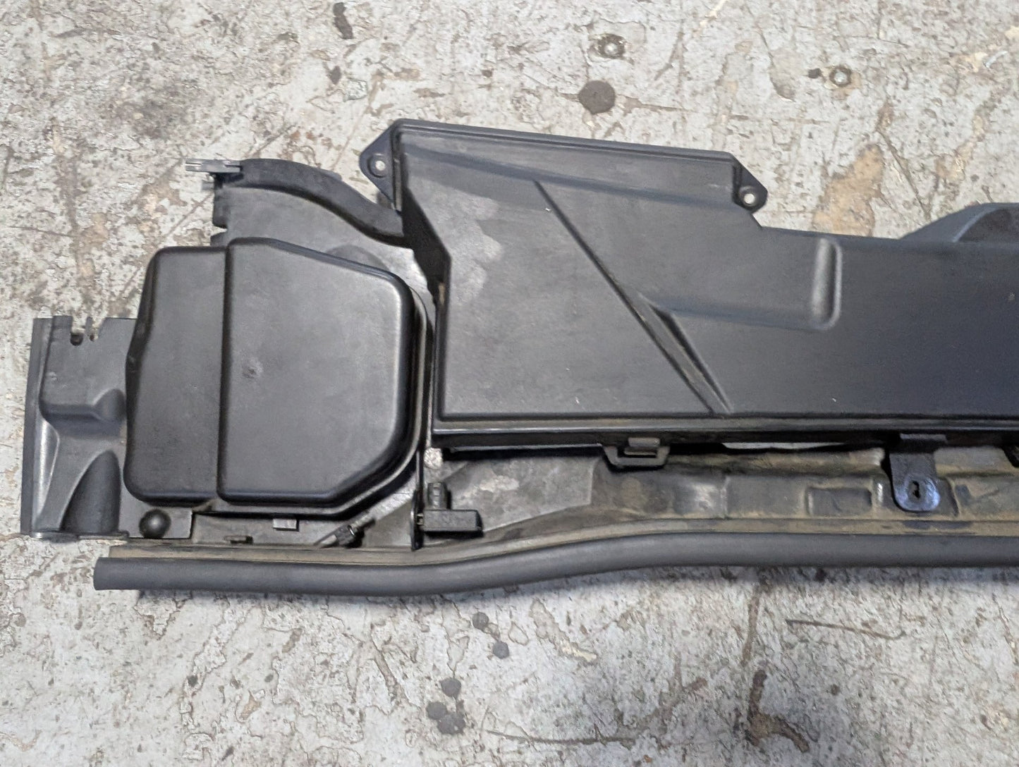 06-13 OEM BMW E90 E92 E93 328 335 Cabin Air Filter Cowl Housing Lower Upper SET