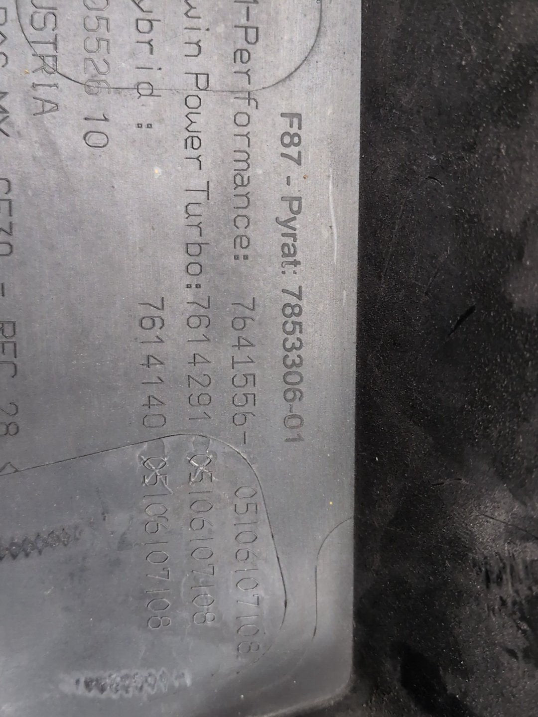 2014-2020 BMW F32 435i N55B30M0 Engine Cover 7853306