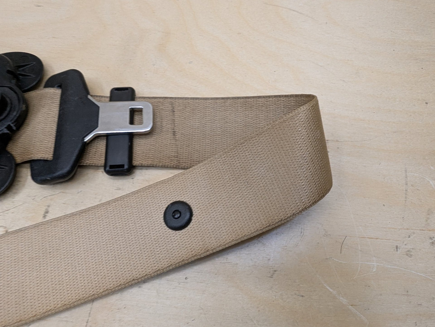 2012-2018 BMW 328i F30 Front Right Passenger Seatbelt Seat Belt Retractor 7309344