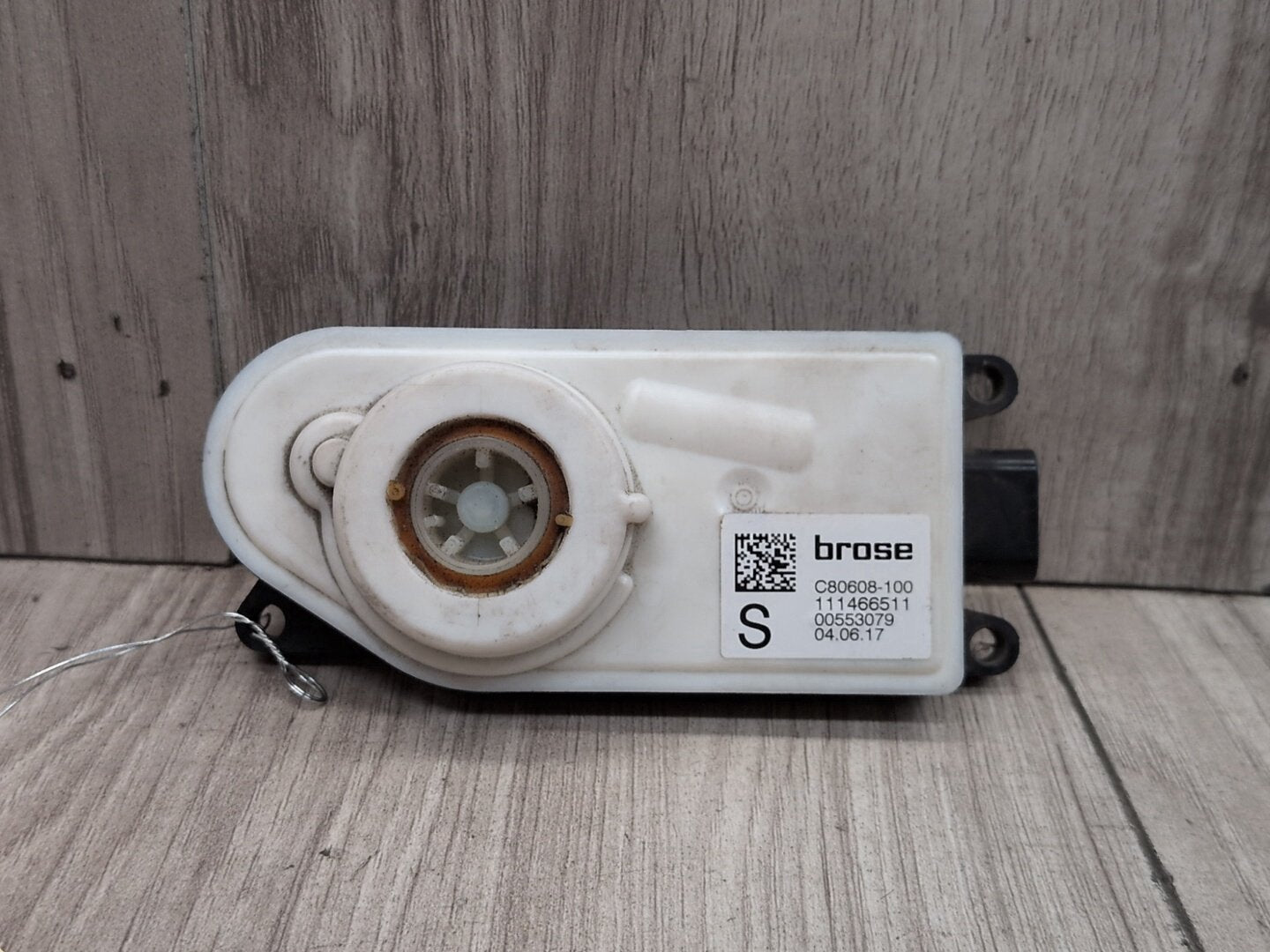 OEM BMW G30 530 540 M550 G12 740 750 M760 Upper Grille Air Flap Motor Actuator