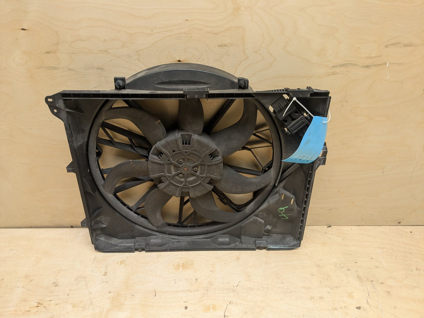 2007-2013 BMW 328i E93 Radiator Fan Shroud Housing w/ Motor 7561713