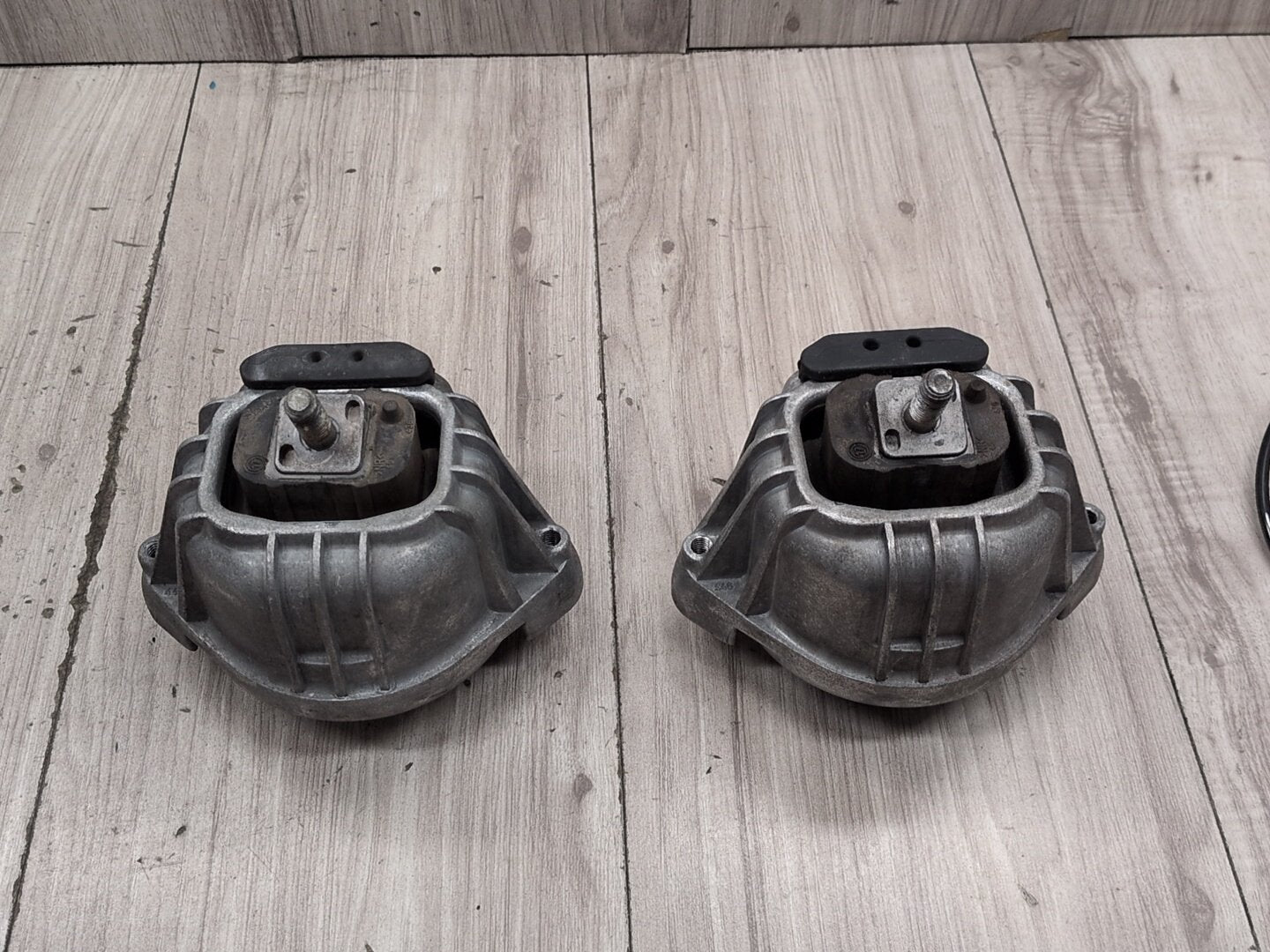 2006-2011 BMW E90 328i N52B30M1 Left Right Engine Bracket Support Mount SET 6760330