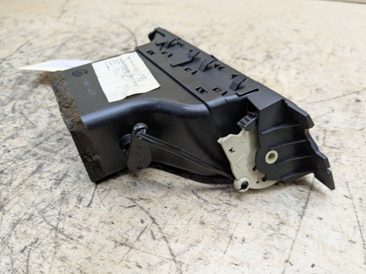 06-13 OEM BMW E90 E92 E93 335 328 M3 Left Driver Side Dashboard Air Vent