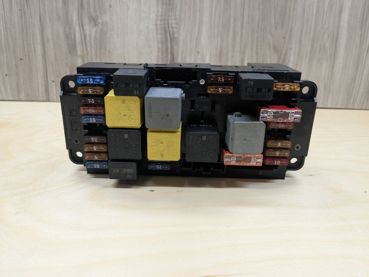 2009-2011 Mercedes-Benz SLK-Class R171 Rear Power Distribution Fuse Box A1715451601 OEM