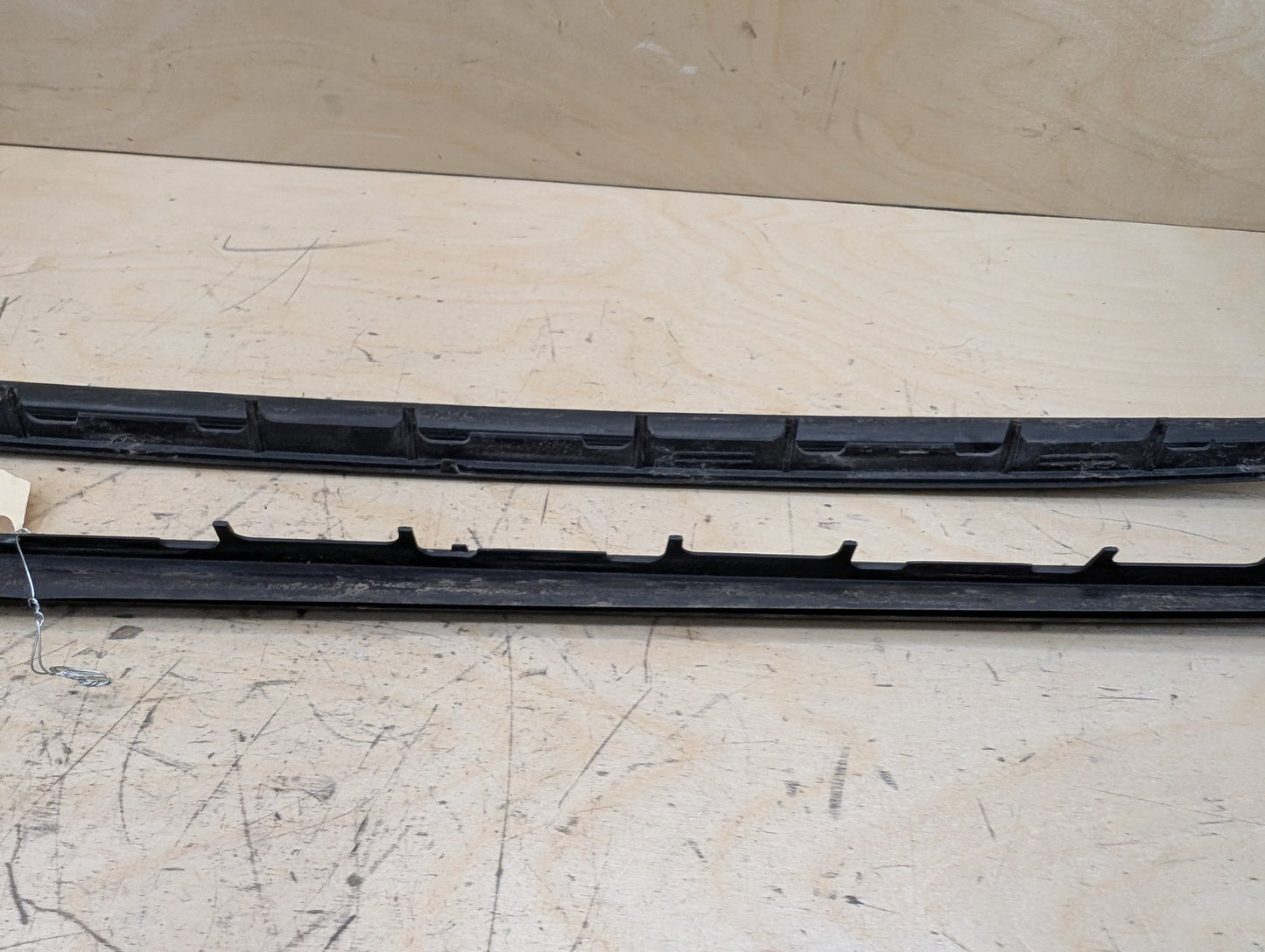 2012-2018 BMW 320i F30 Front Left Right Side Windshield Drip Trim Molding SET 7258187