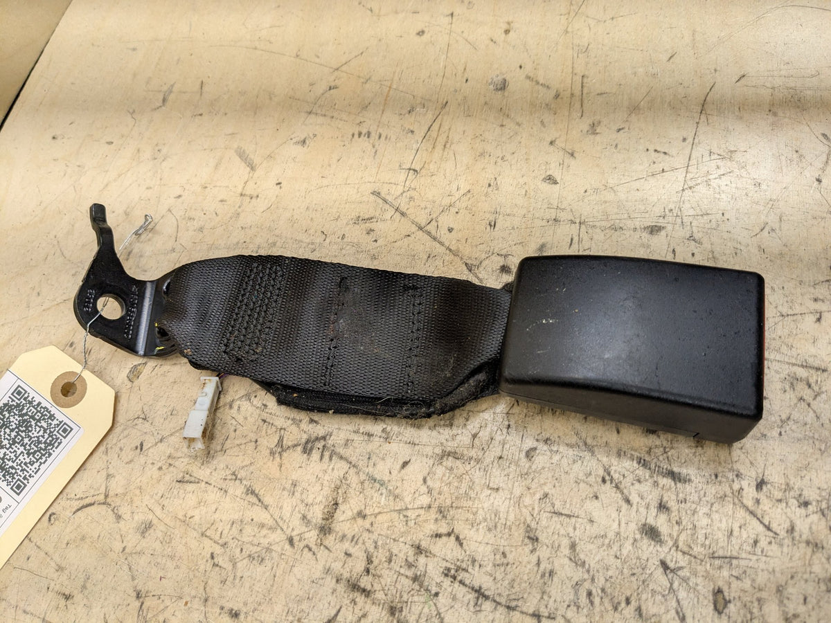 OEM BMW F90 M5 G30 530 540 M550 Rear Center Middle Seatbelt Seat Belt Buckle