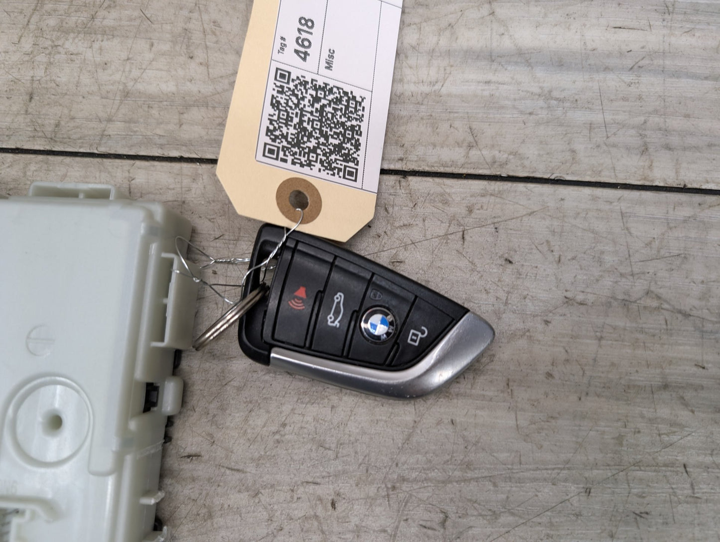 2018-2024 BMW X3 G01 Bdc Body Domain Fem Control Module w/ Key 9436418