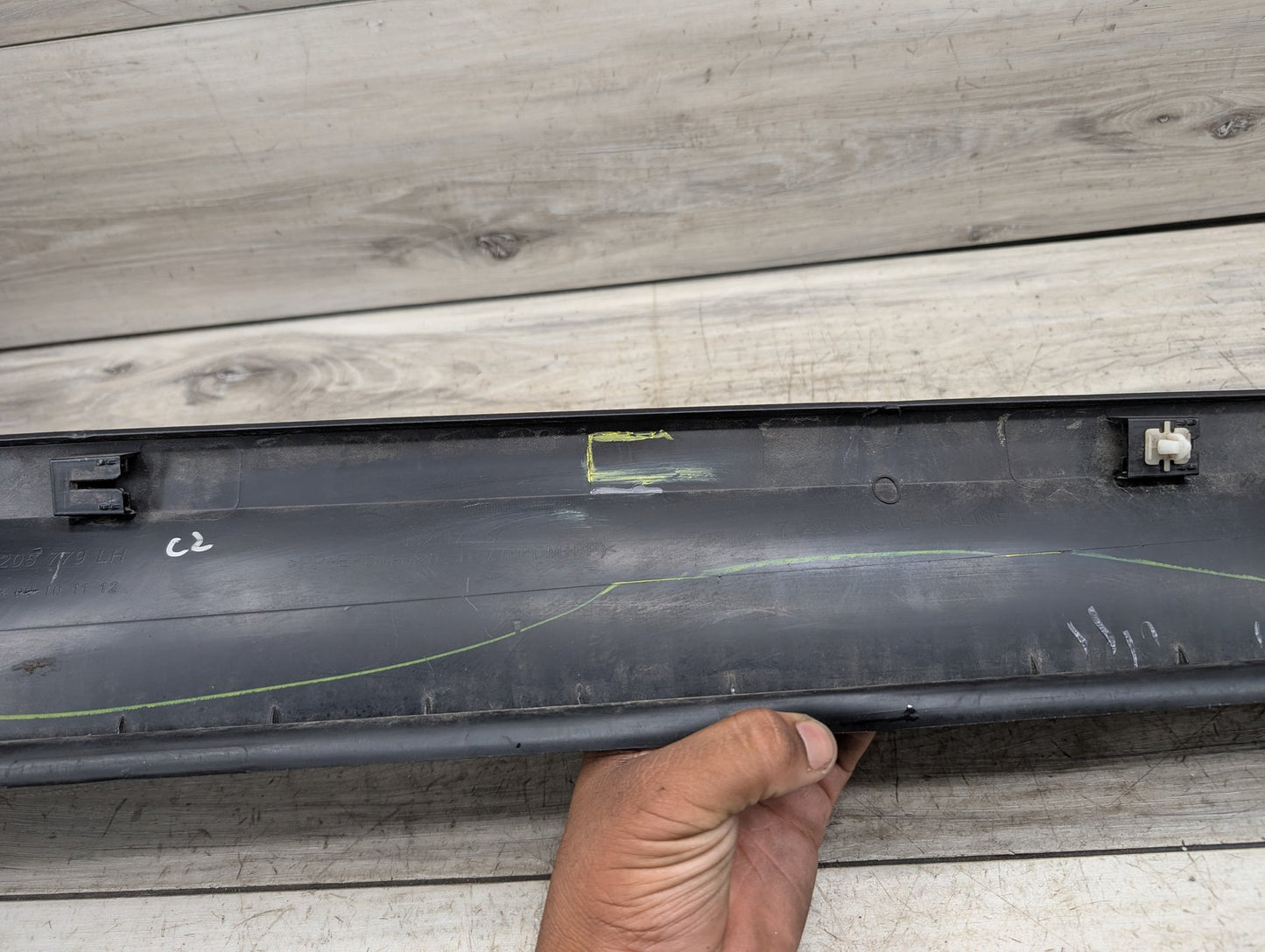 2011 - 2017 BMW X3 F25 Front Left Driver Exterior Door Trim Molding 7205779 N20B20A