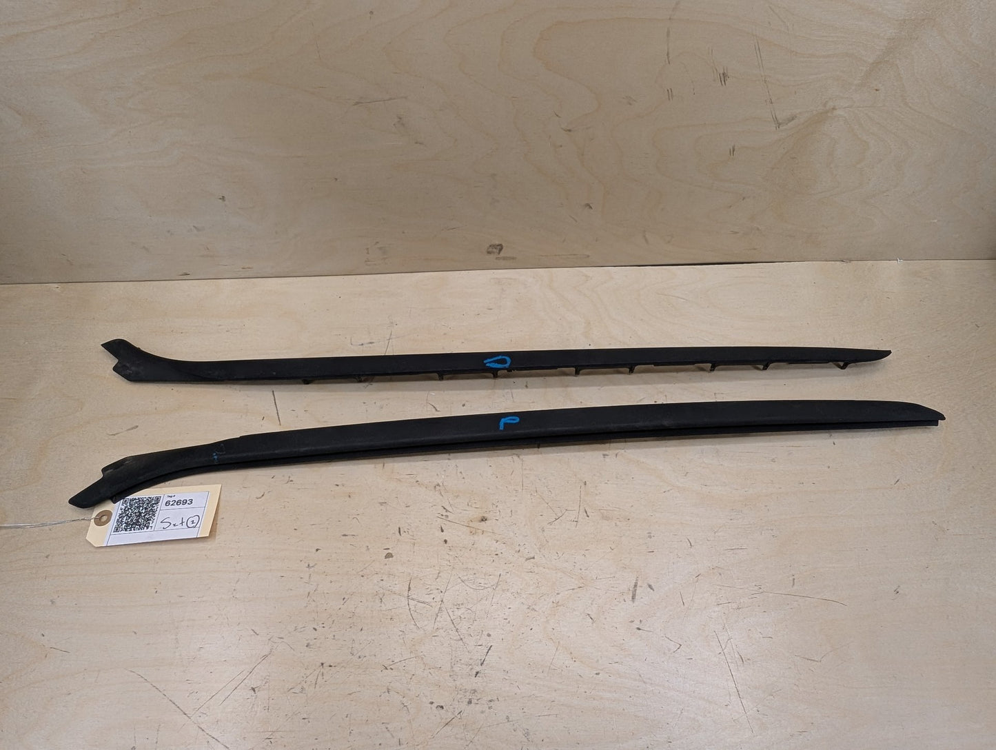 2012-2018 BMW 328i F30 Front Left Right Side Windshield Drip Trim Molding SET 7258187