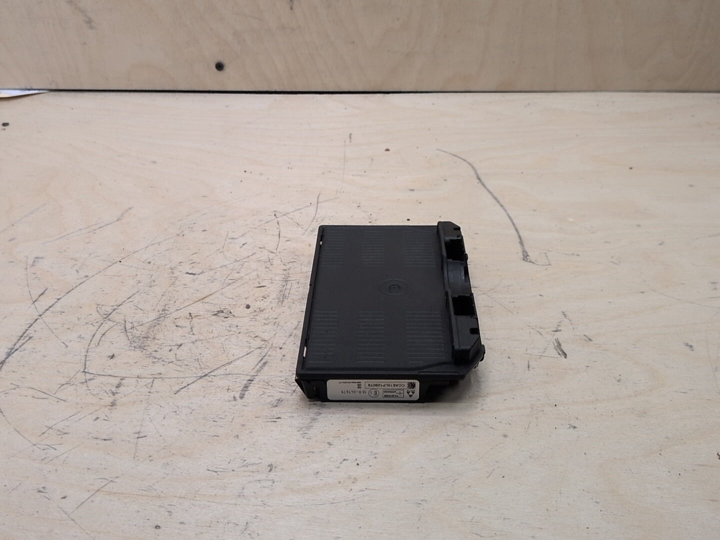 2016-2022 BMW 750i G12 Wireless Phone Charger Module 6827189