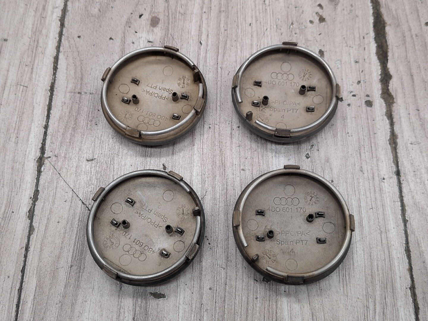 2015-2018 Audi Q3 8U - Wheel Rim Hub Center Cap SET PN: 4B0601170