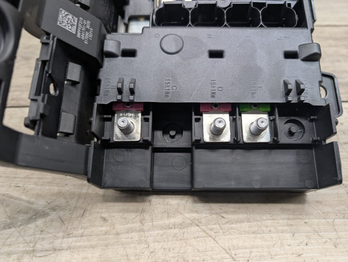 2018 - 2024 BMW X3 G01 Rear Battery B+ Terminal Junction Point Relay Fuse Box 6841701 B46B20O1