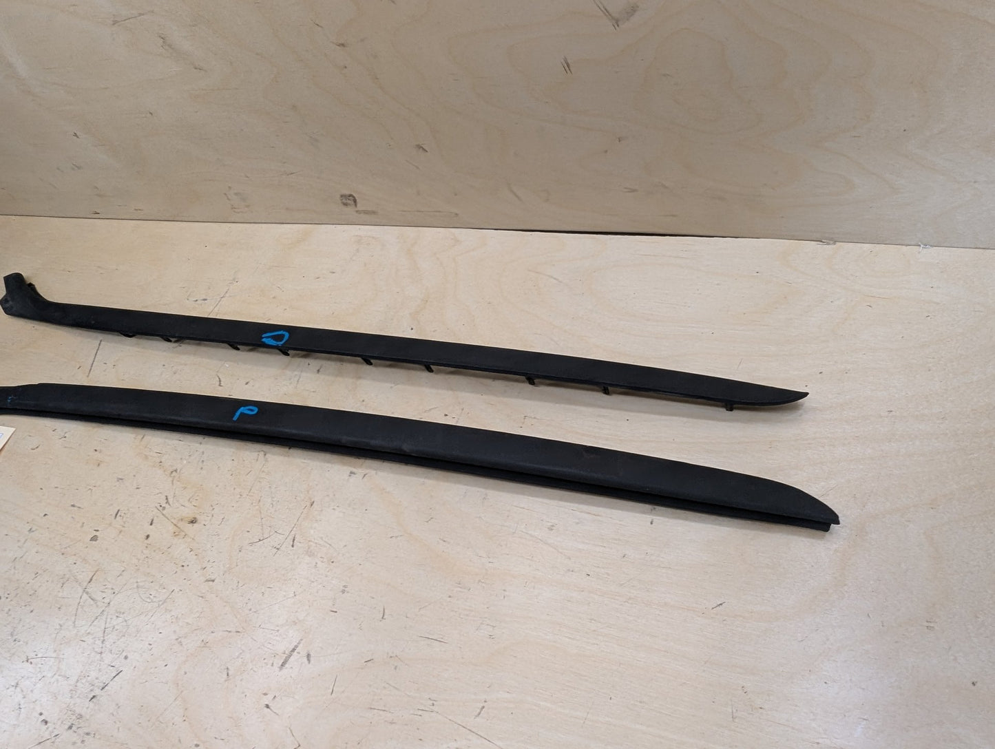 2012-2018 BMW 328i F30 Front Left Right Side Windshield Drip Trim Molding SET 7258187