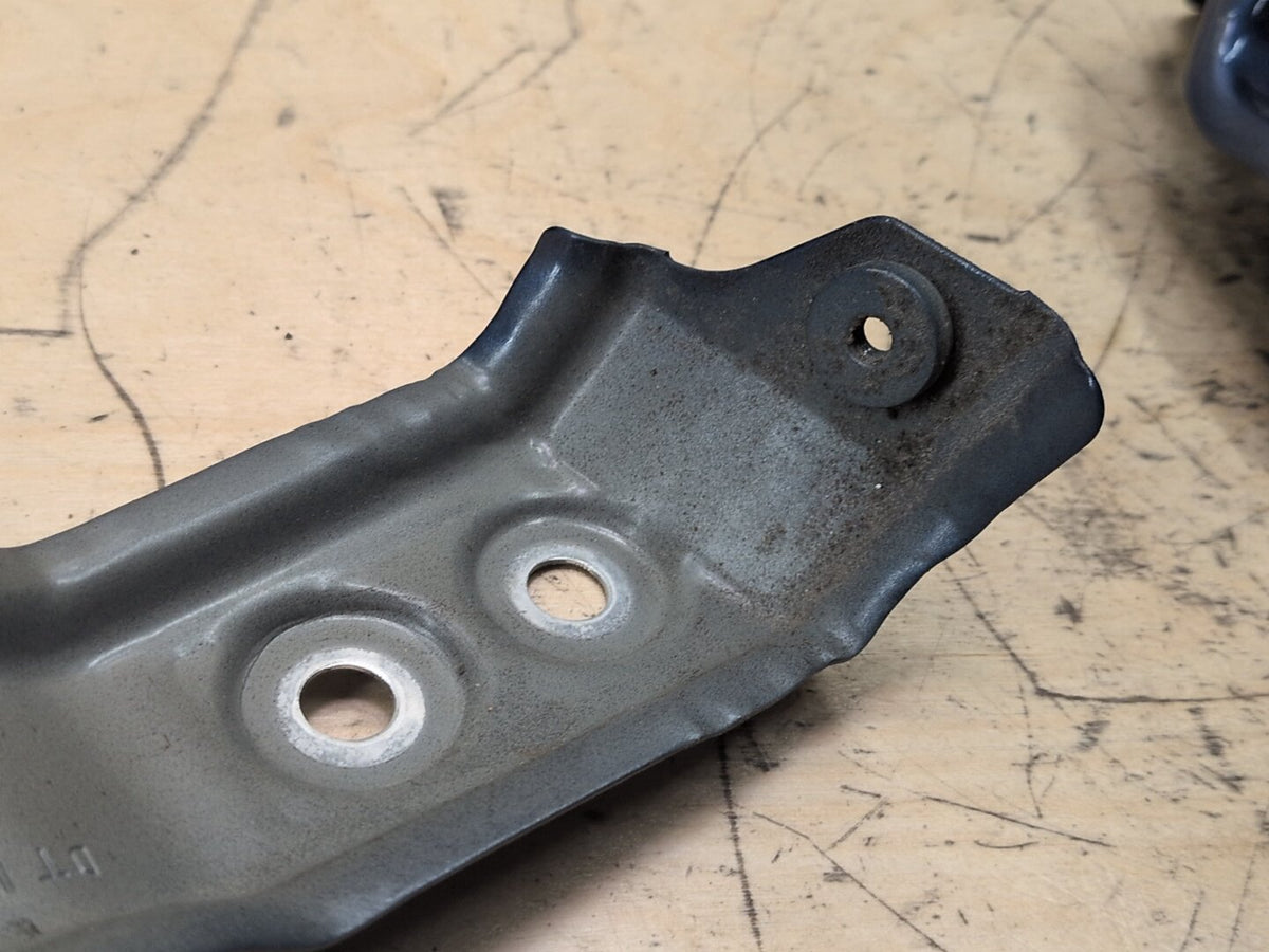 2019-2026 BMW X5 G05 Front Right Passenger Fender Brackets SET 7418218 OEM