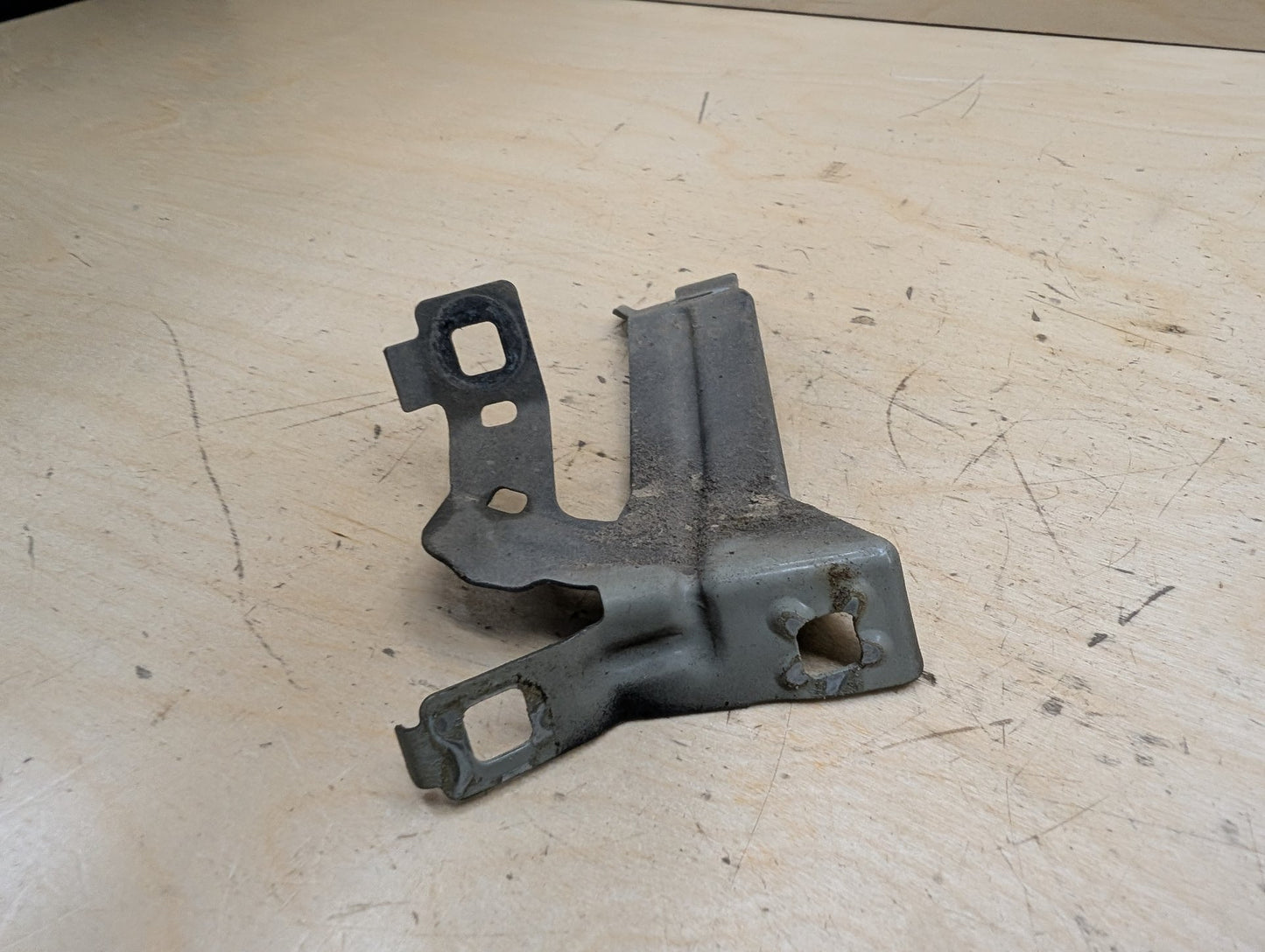 12-20 OEM BMW F30 F32 F33 F36 Front Left Driver Fender Wing Holder Bracket SET