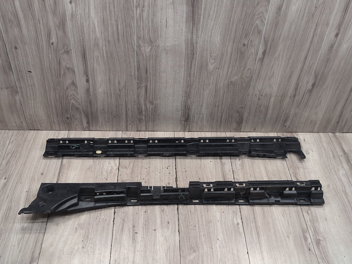 2012-2018 BMW M6 F06 Left Driver Side Skirt Rocker Panel Brackets SET 7276347
