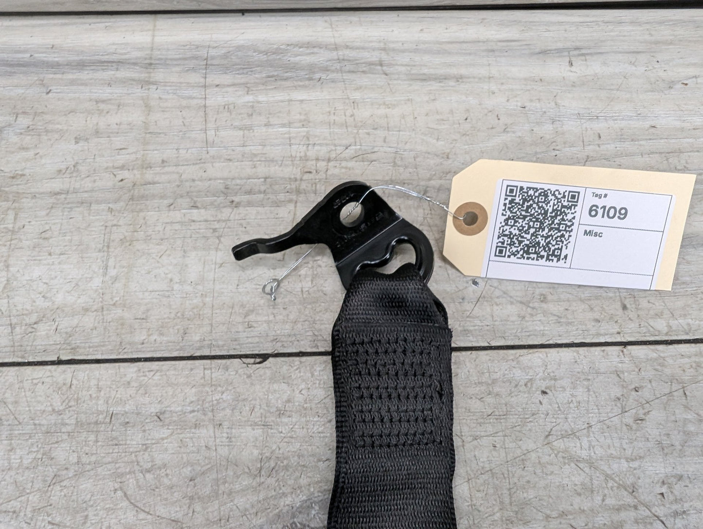 17-23 OEM BMW G30 530 F90 M5 Sedan Rear Left 2nd Row Center Seat Belt Buckle