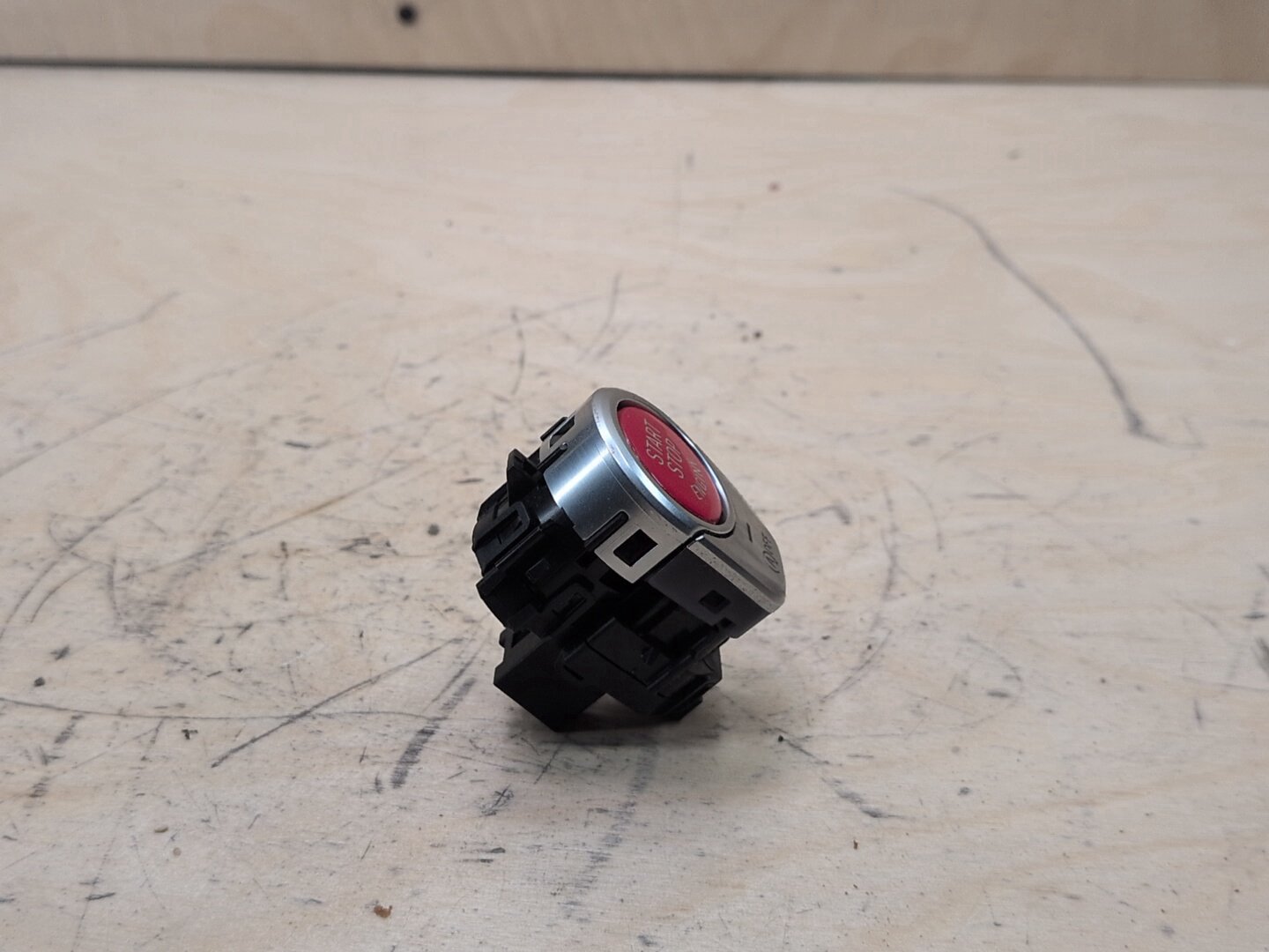 2016-2022 BMW 750i G12 Start Stop Button 9869563