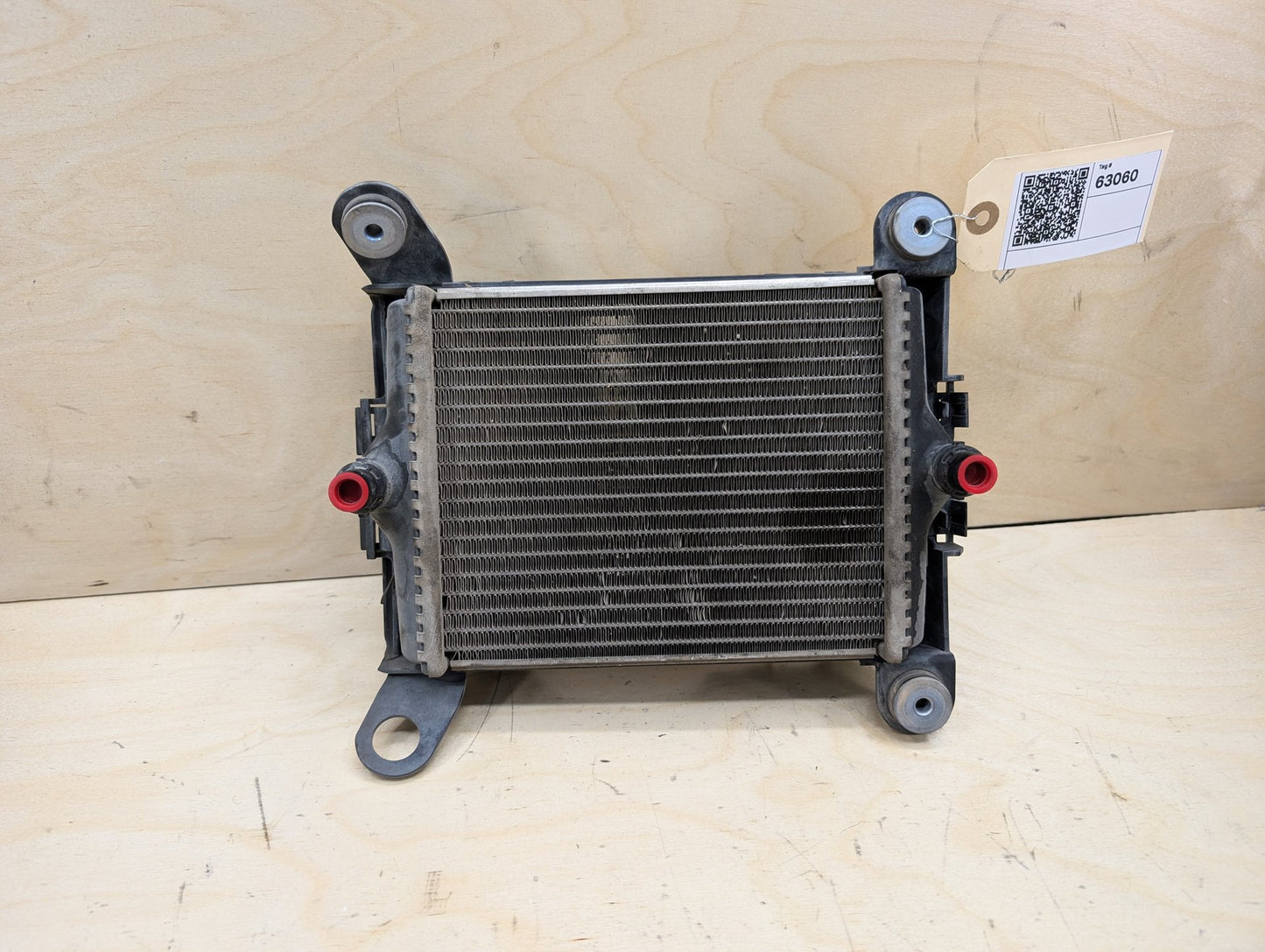 OEM BMW F22 F23 F30 F32 F33 F36 335 440 Engine Oil Auxiliary Secondary Radiator