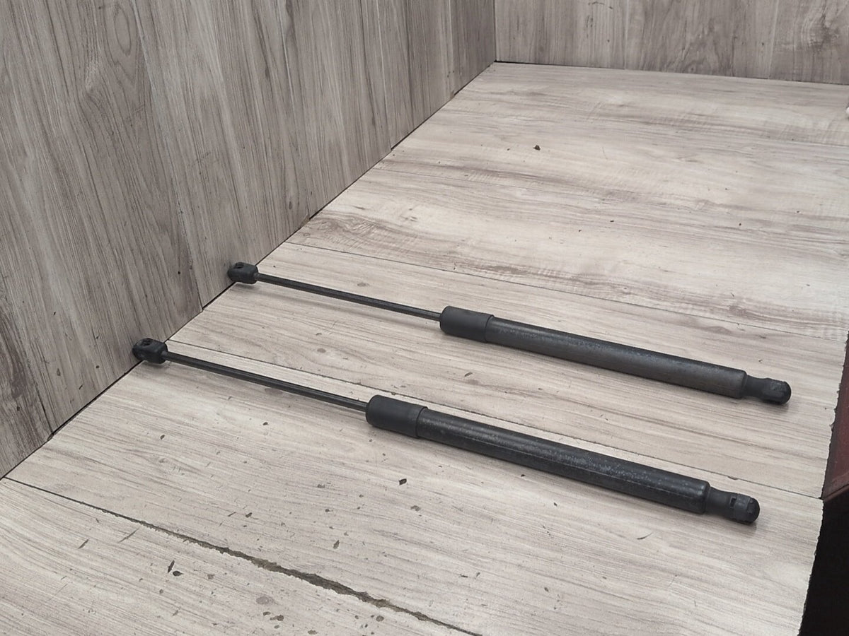 2015-2018 Audi Q3 8U Rear Left Right Liftgate Trunk Lid Strut Shock Supports SET 8U0827552A