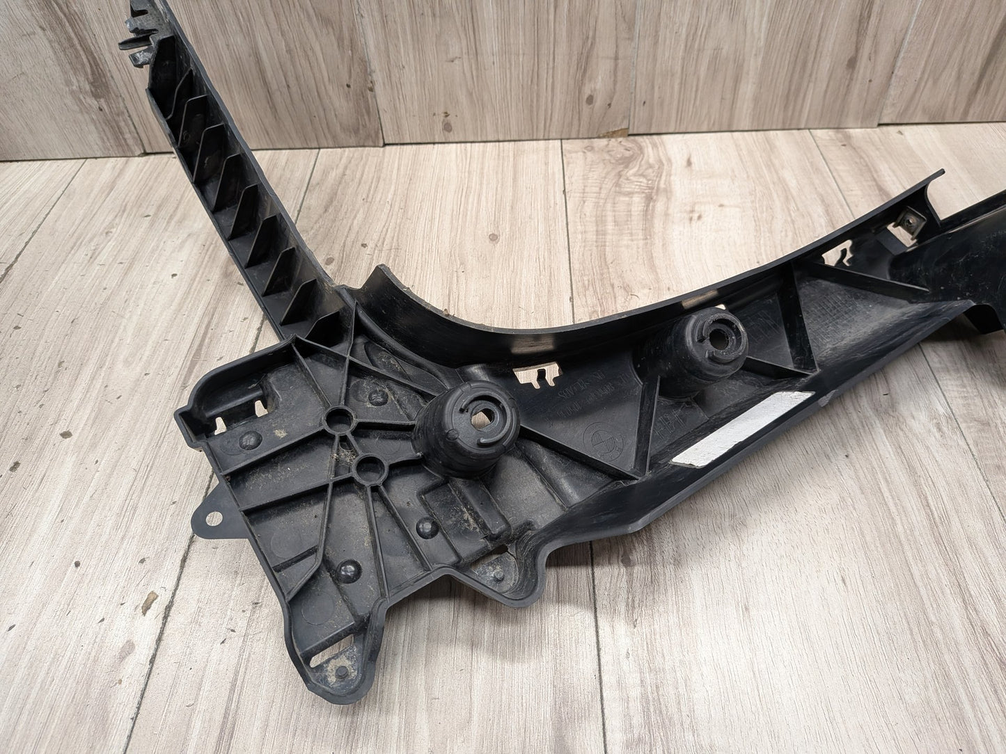14-18 OEM BMW F85 X5M REAR Left Driver Side Bumper Bracket Guide Support Mount