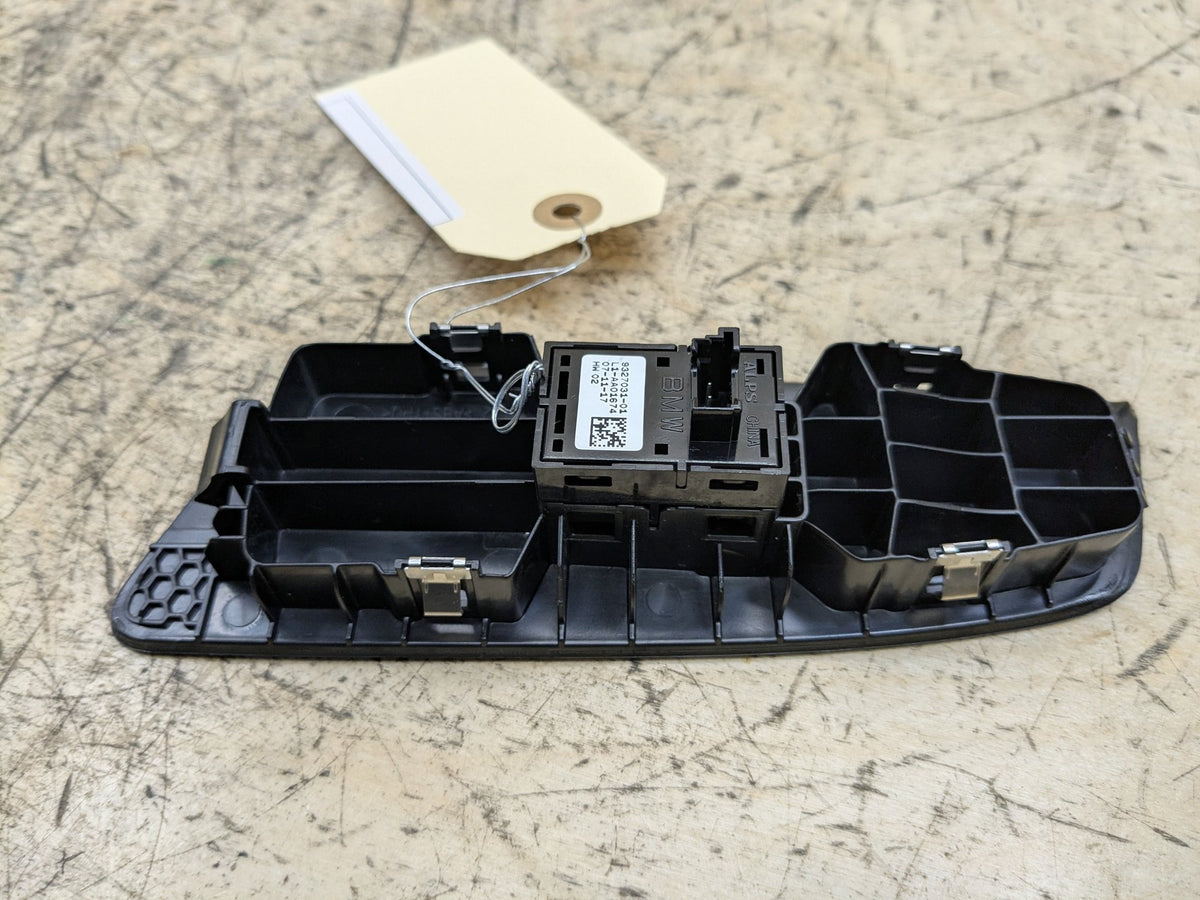 2018-2023 BMW M550i G30 Front Right Passenger Door Master Window Switch OEM