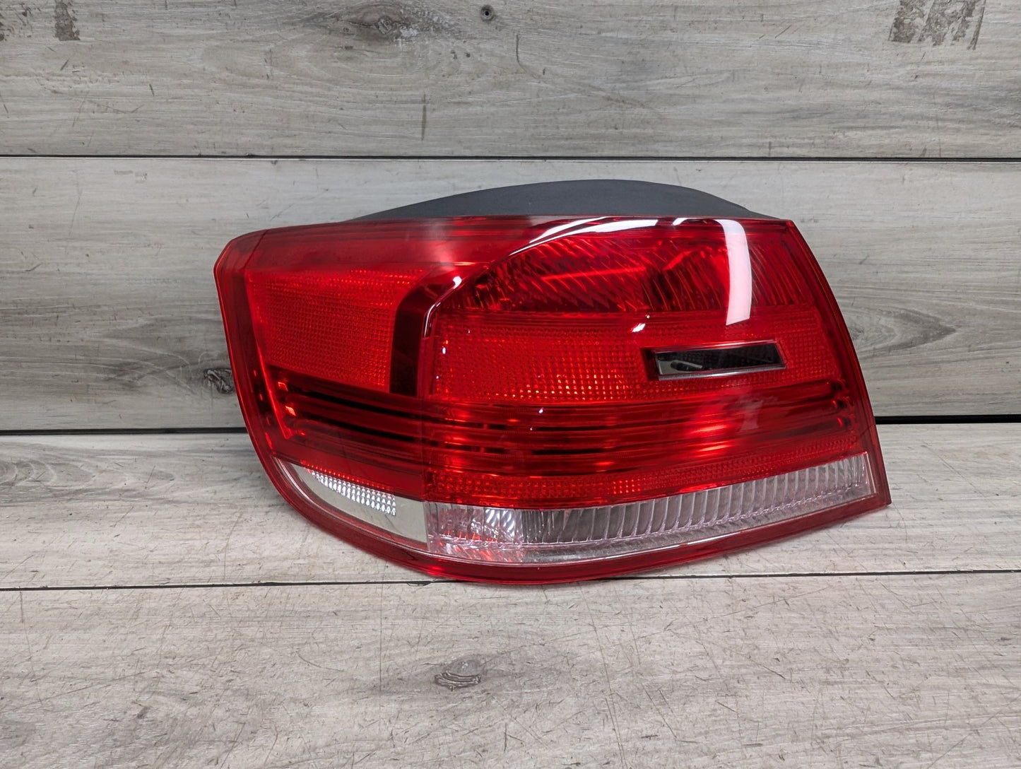 07-10 OEM BMW E93 328 335 M3 CONVERTIBLE Rear Left Driver Side Outer Tail Light