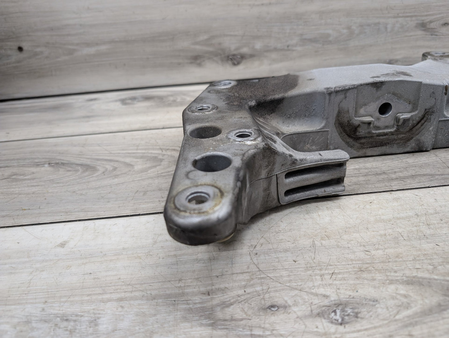 2017-2023 BMW 530i G30 Transmission Mount Bracket 6870602