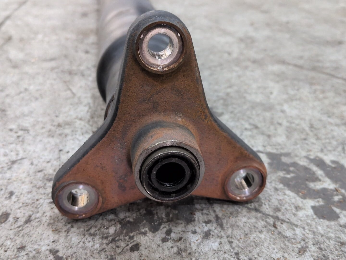 2012-2018 BMW M6 F06 - Rear Propeller Driveshaft Drive Shaft PN: 2284490