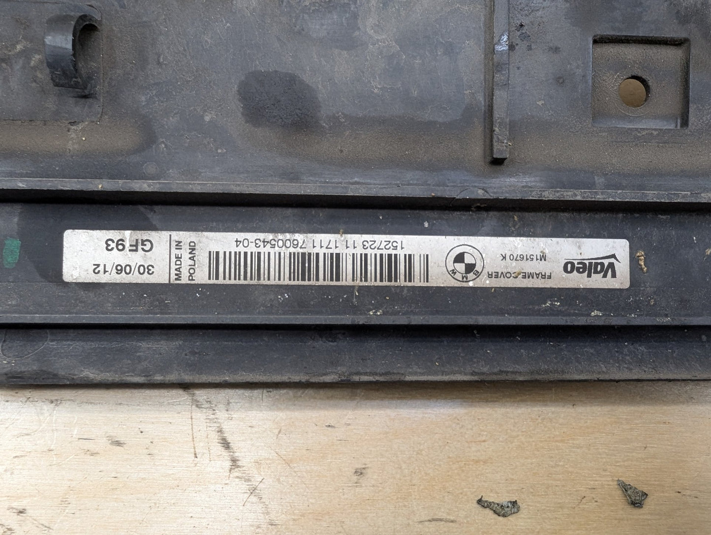 2012-2018 BMW 320i F30 Cooling Radiator Brackets SET 7600537