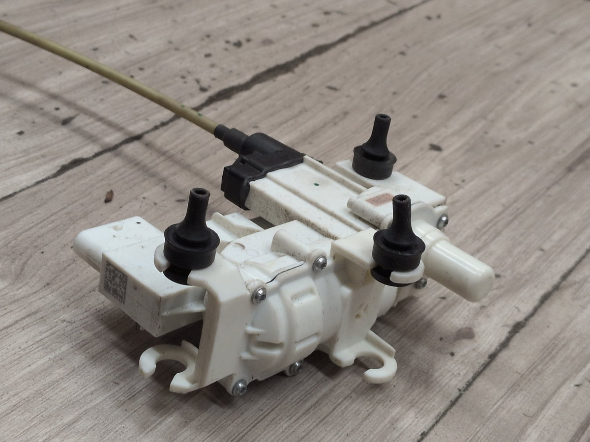 OEM BMW G05 G06 G07 G12 G16 G30 Rear RIGHT Door Soft Lock System Latch Actuator
