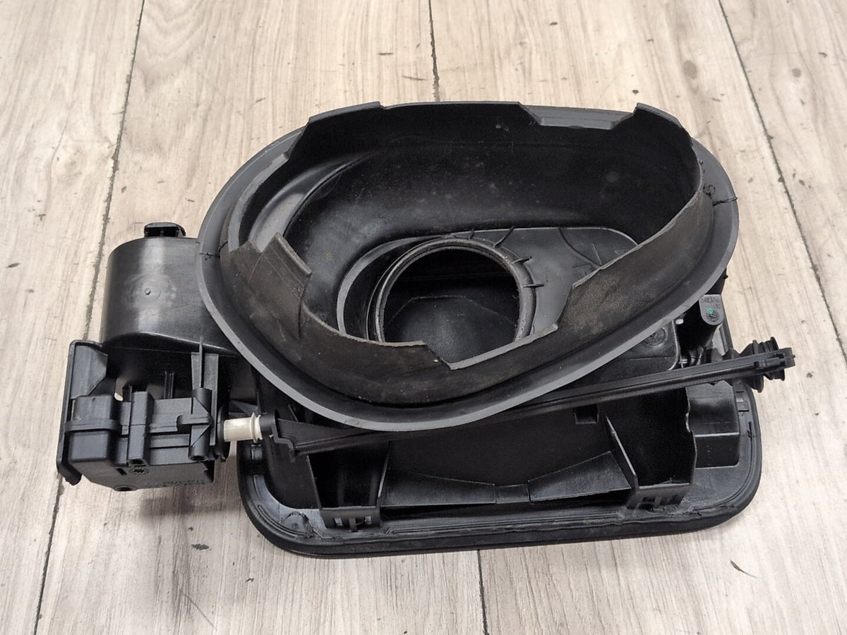 14-20 OEM BMW F32 F36 F82 M4 428 430 435 440 Gas Fuel Tank Filler Assembly