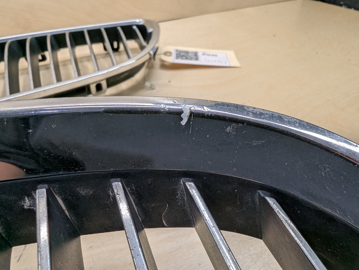 2007-2013 BMW 328i E93 Front Left Right Upper Bumper Cover Kidney Grilles SET 7157277