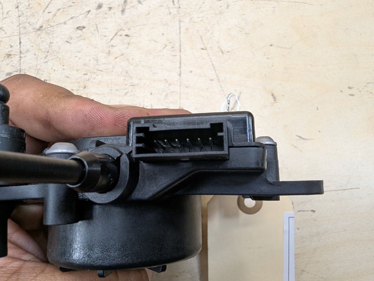 2019-2026 BMW X5 G05 Liftgate Trunk Lid Liftgate Lock Latch Actuator 9482991 OEM