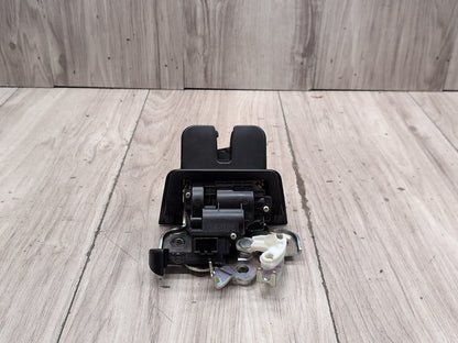 2015-2018 Audi Q3 8U Liftgate Trunk Lid Liftgate Lock Latch Actuator 8R0827505A OEM