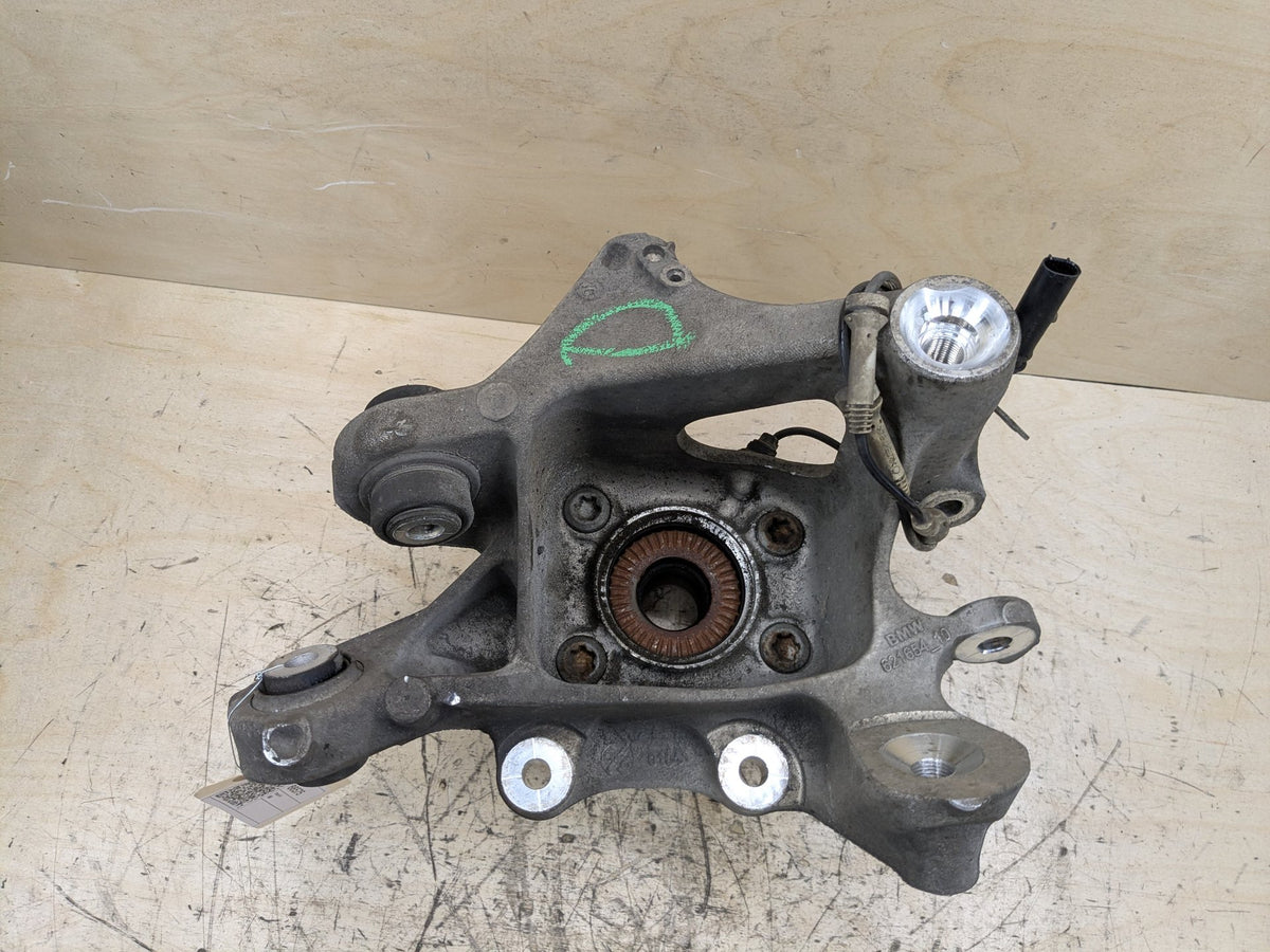2016-2019 BMW 740i G12 Rear Left Driver Spindle Knuckle w/ Bearing 6861135 OEM
