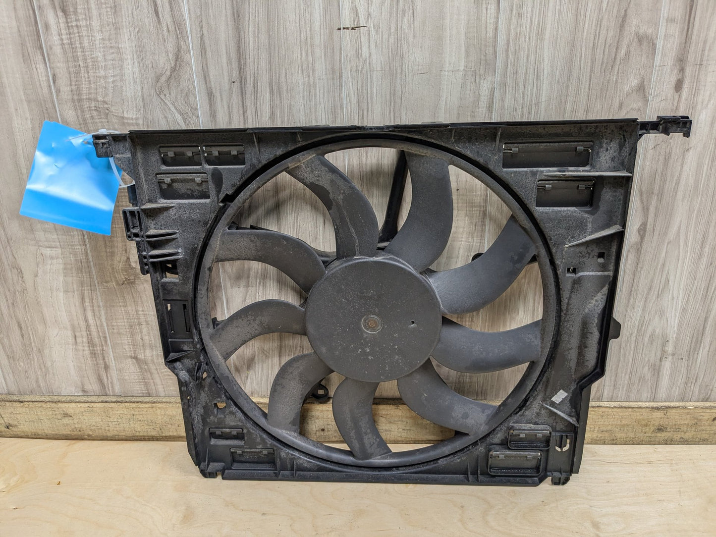 2011 - 2016 BMW 535i F10 Radiator Fan Shroud Housing w/ Motor 7647652 N55B30A