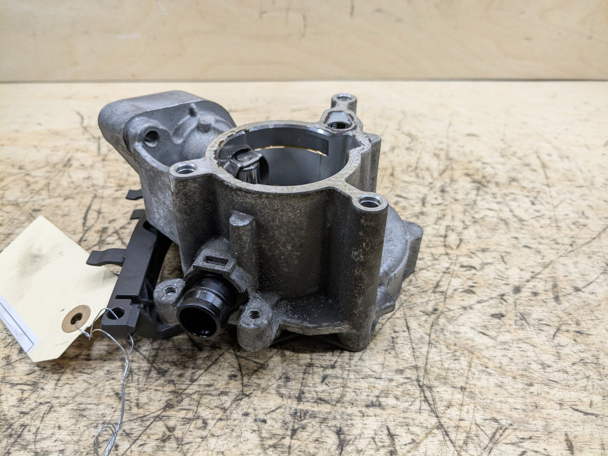 2012-2018 Audi C7 A6 CYNB Engine Motor Vacuum Pump 06L145100F