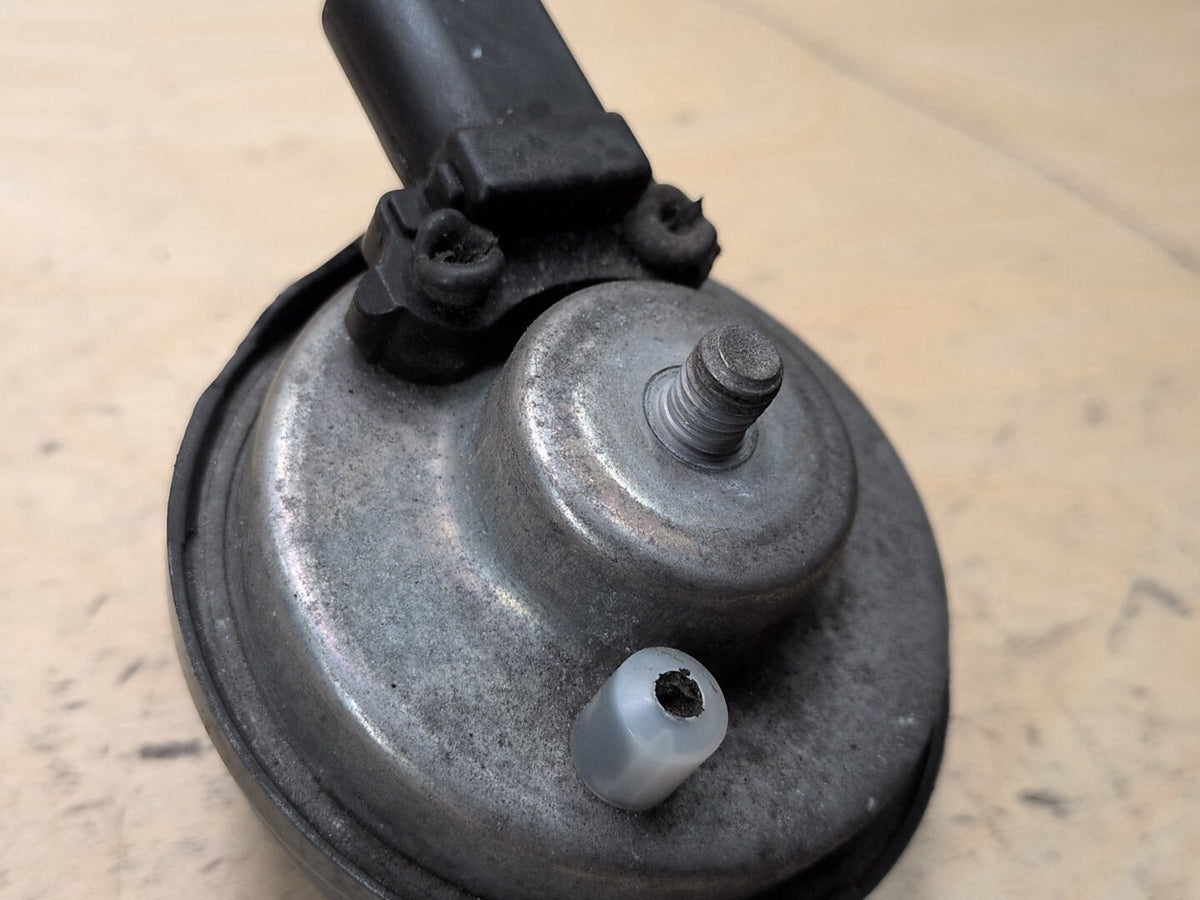 2019-2026 BMW X5 G05 Alarm Horns SET 7442770 OEM