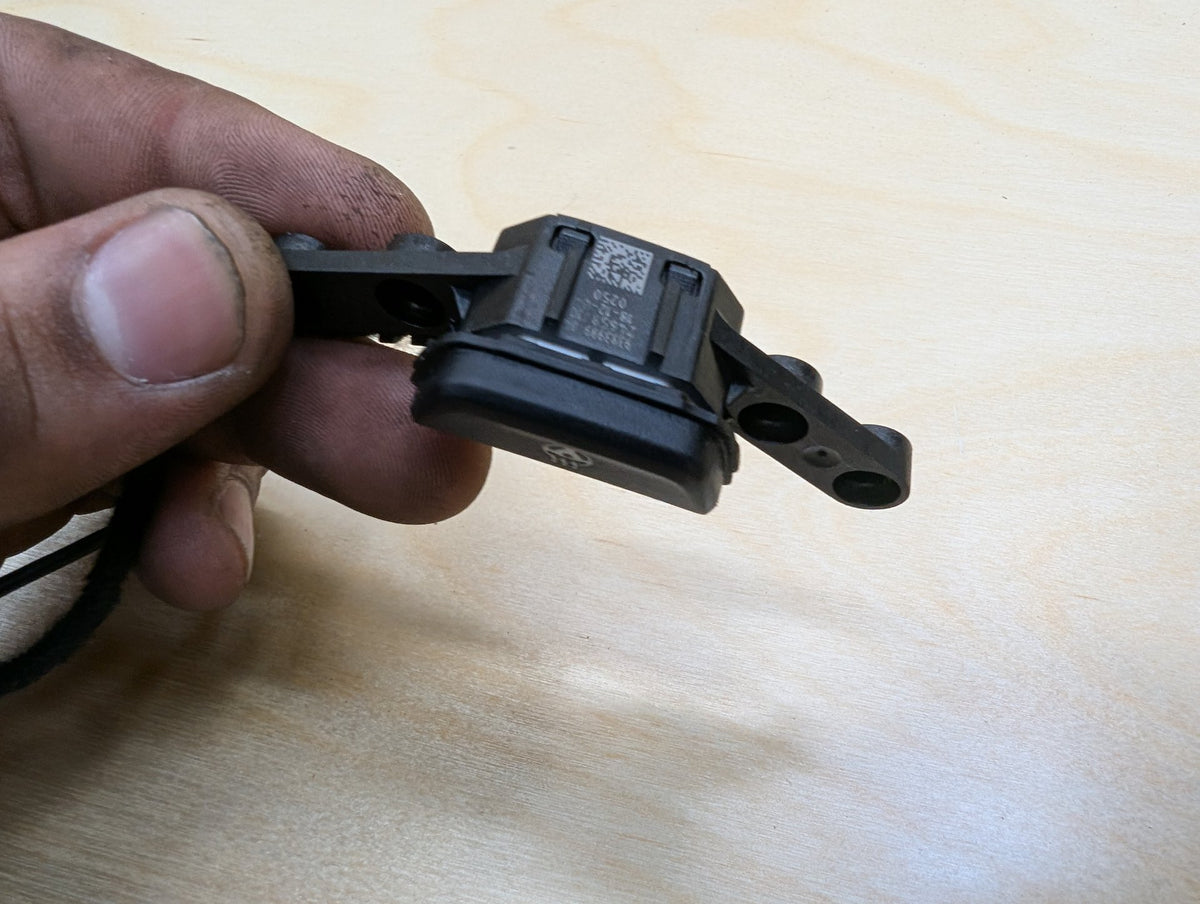 2018-2024 BMW X3 G01 Steering Wheel Heater Switch 6886924 OEM