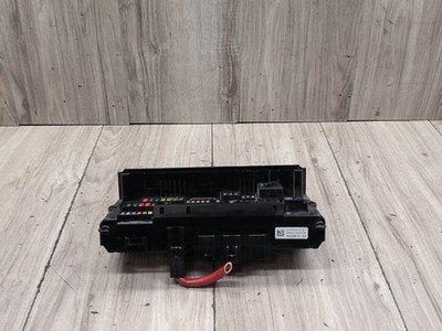 2012-2018 BMW M6 F06 Front Power Distribution Fuse Box 9252815 OEM