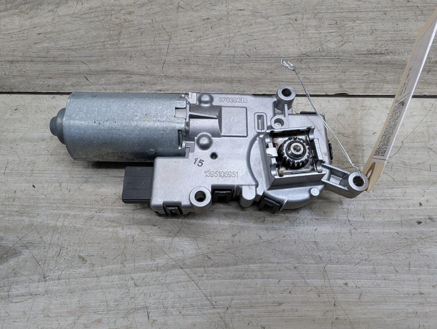 OEM BMW E53 E70 E83 X3 X5 Upper Sunroof Moon Roof Motor Unit