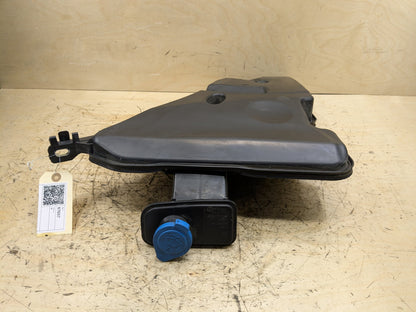 OEM BMW G12 G30 540 M550 750 M760 Windshield Wiper Washer Reservoir Tank Pump
