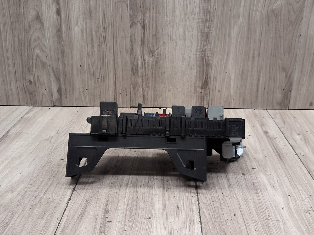 2009-2012 Mercedes-Benz E550 W212 Front Fuse Relay Box Assembly
