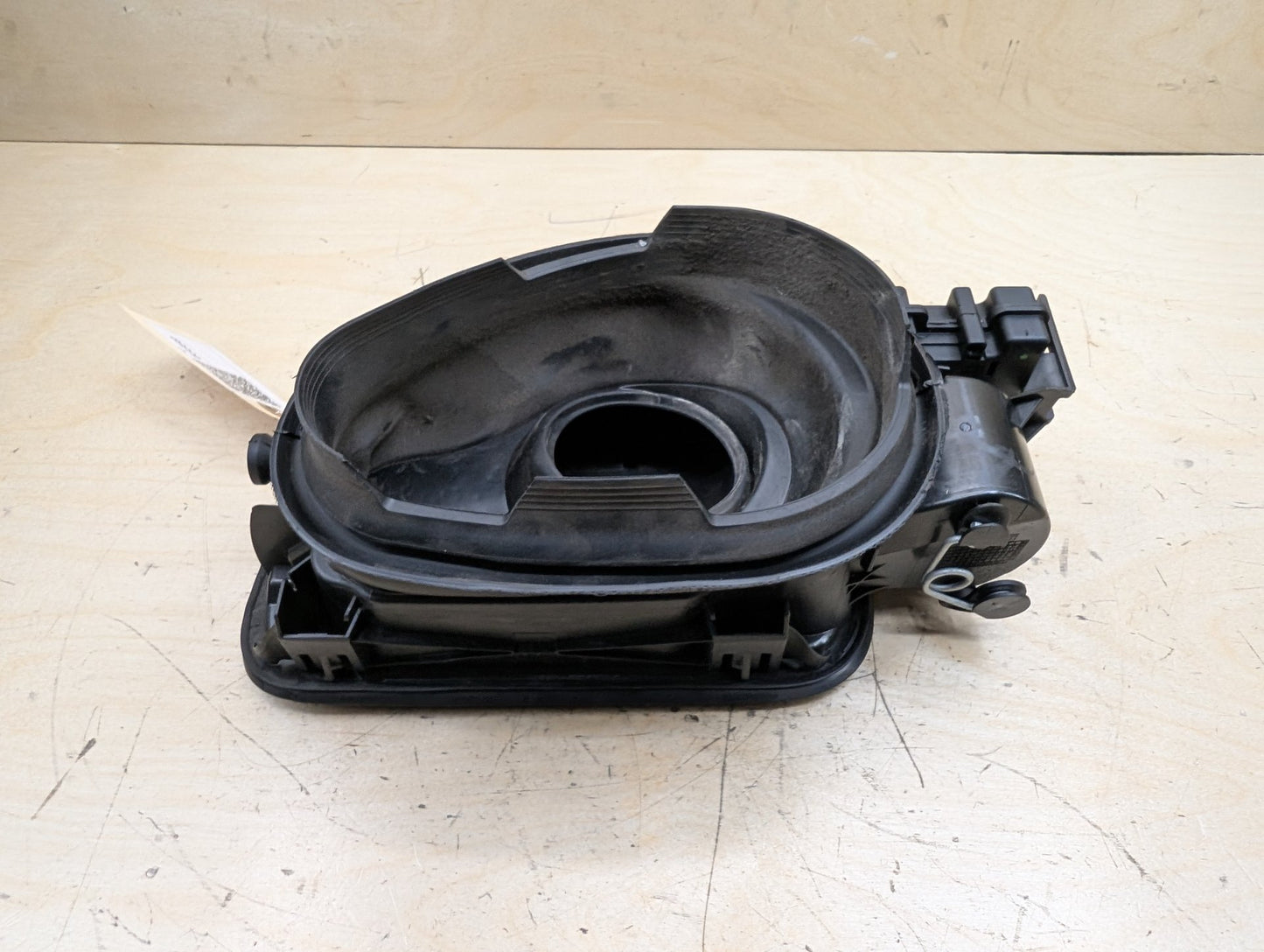 14-20 OEM BMW F32 F82 M4 Gas Fuel Tank Filler Door Cap Lid Cover Assembly