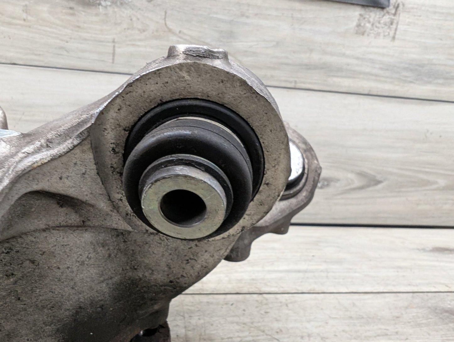 OEM BMW G01 X3 30i 30iX M40iX REAR Left Driver Knuckle Wheel Hub Spindle Bearing