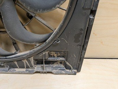 2018-2024 BMW X3 G01 Radiator Fan Shroud Housing w/ Motor 8487636